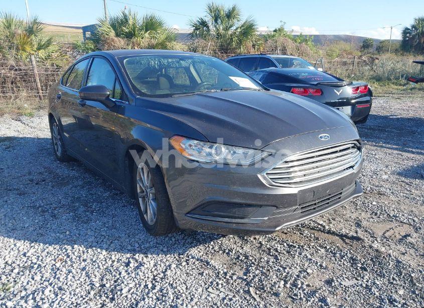 2017 Ford Fusion SE (VIN 3FA6P0H79HR393005) main photo
