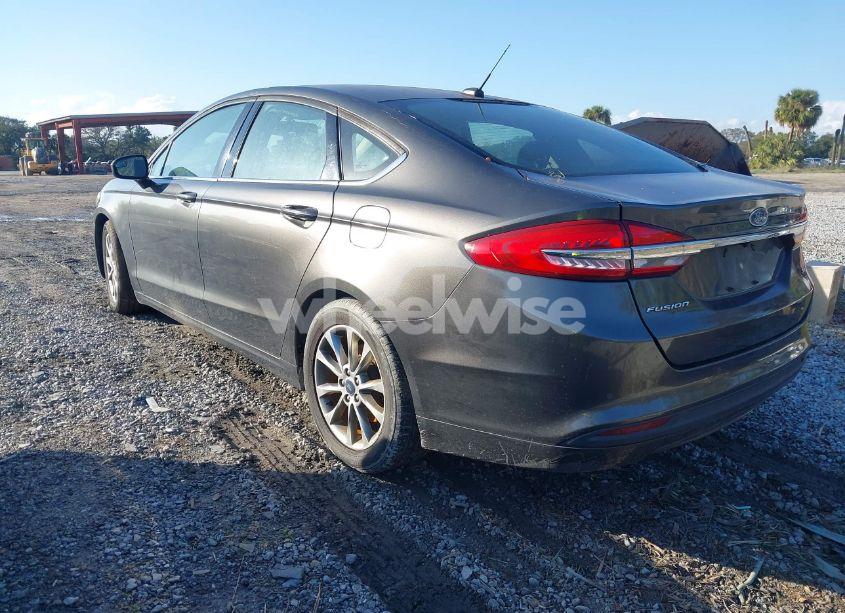 Photo 3 of 2017 Ford Fusion SE (VIN 3FA6P0H79HR393005)
