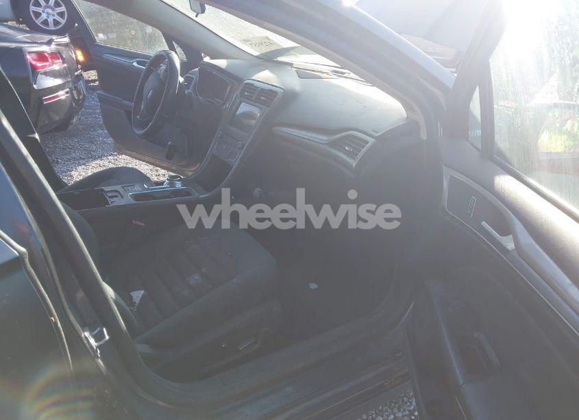 Photo 5 of 2017 Ford Fusion SE (VIN 3FA6P0H79HR393005)