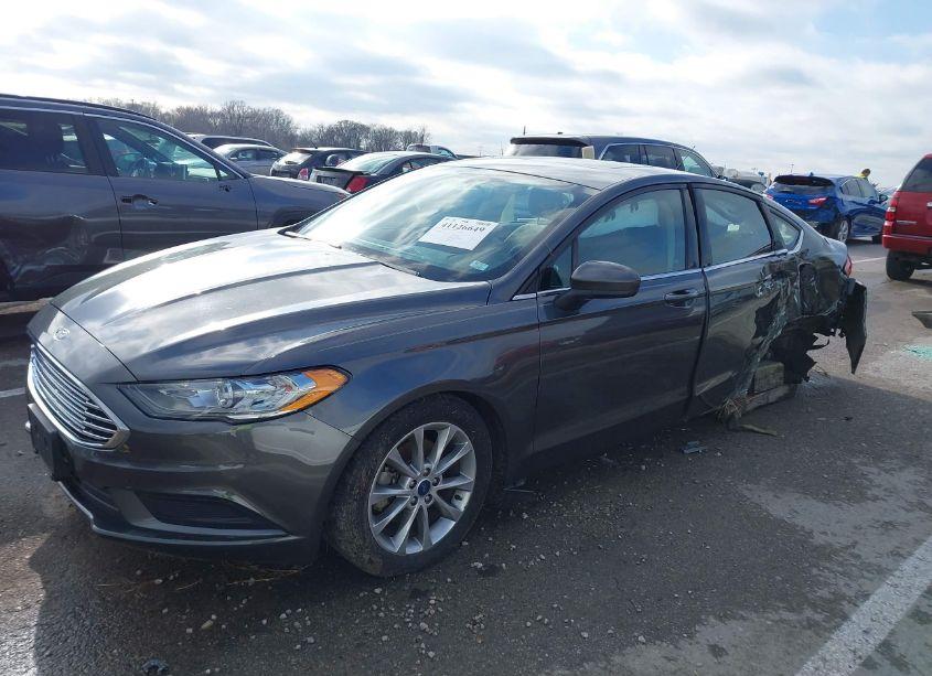Photo 2 of 2017 Ford Fusion SE (VIN 3FA6P0H79HR407372)