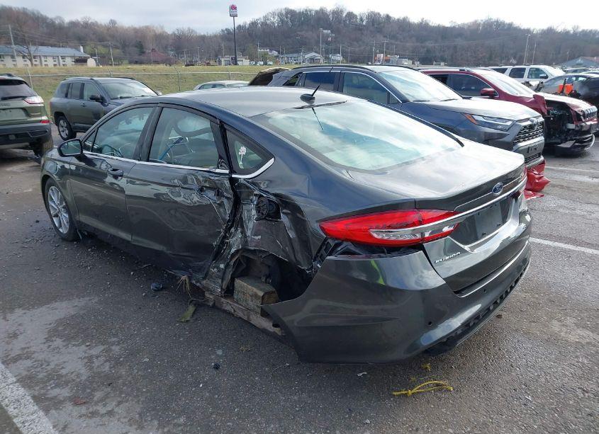 Photo 3 of 2017 Ford Fusion SE (VIN 3FA6P0H79HR407372)