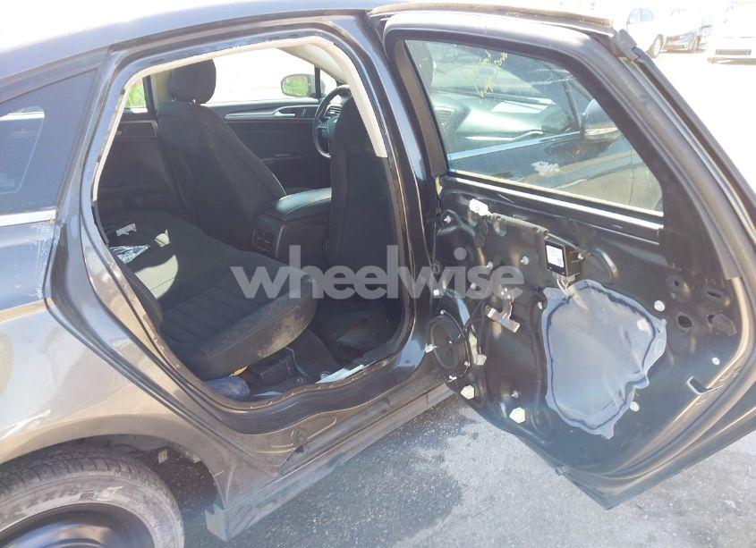 Photo 8 of 2017 Ford Fusion SE (VIN 3FA6P0H79HR412250)