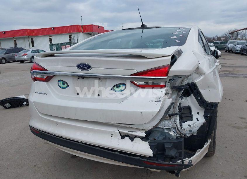 Photo 18 of 2018 Ford Fusion SE (VIN 3FA6P0H79JR107451)
