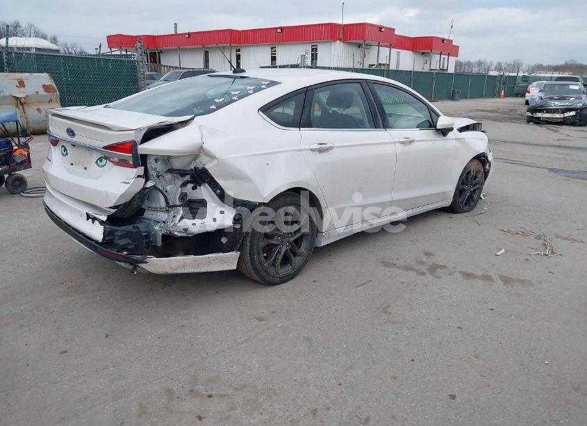 Photo 4 of 2018 Ford Fusion SE (VIN 3FA6P0H79JR107451)