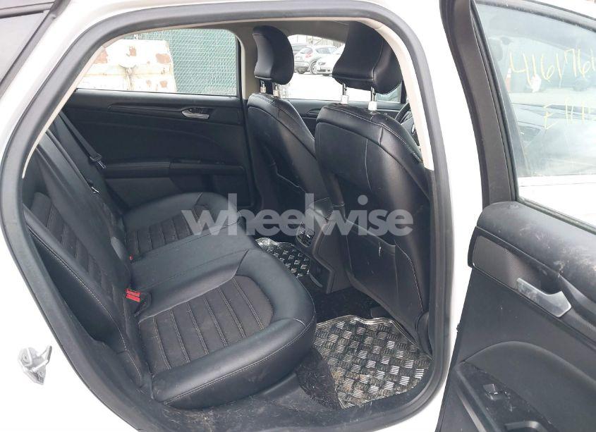 Photo 8 of 2018 Ford Fusion SE (VIN 3FA6P0H79JR107451)