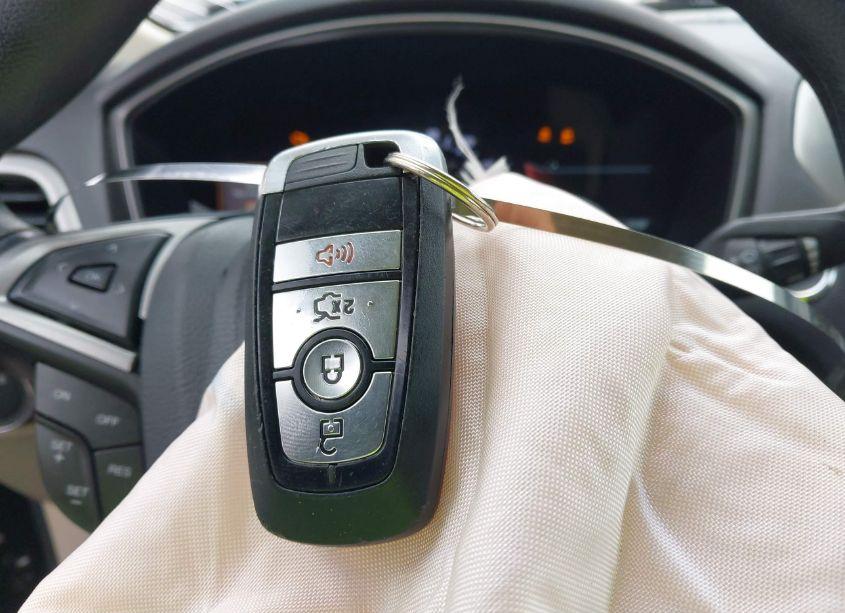 Photo 11 of 2018 Ford Fusion SE (VIN 3FA6P0H79JR118207)