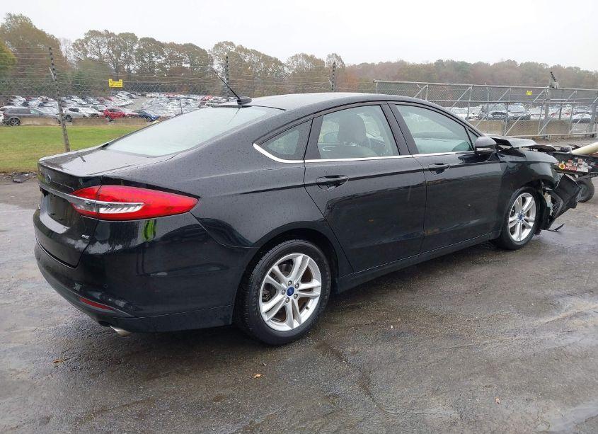 Photo 4 of 2018 Ford Fusion SE (VIN 3FA6P0H79JR118207)
