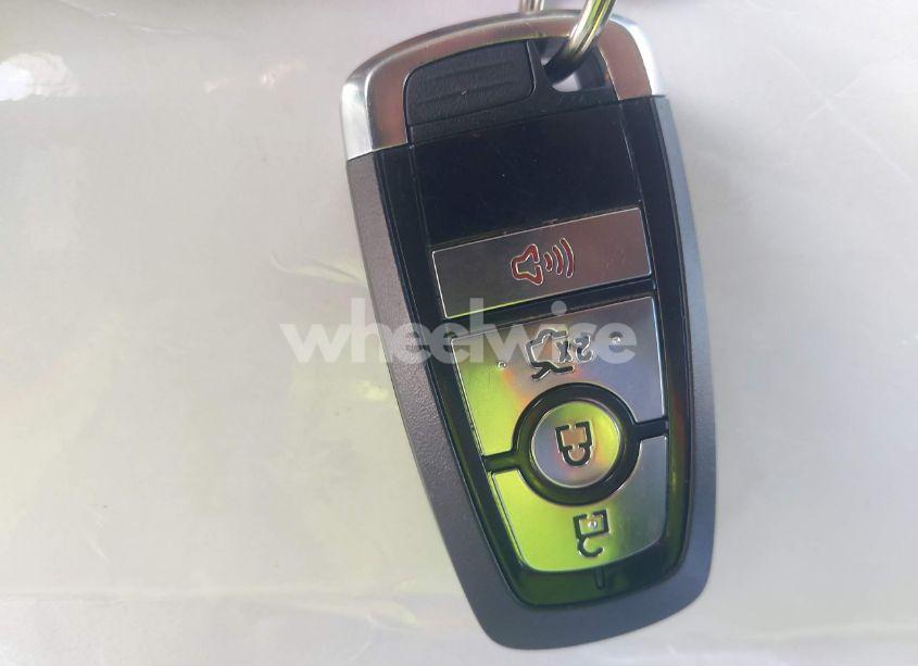 Photo 11 of 2018 Ford Fusion SE (VIN 3FA6P0H79JR278099)