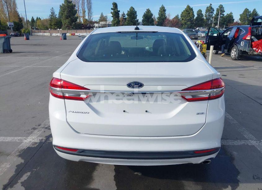 Photo 16 of 2018 Ford Fusion SE (VIN 3FA6P0H79JR278099)
