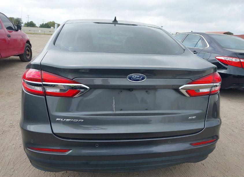 Photo 16 of 2019 Ford Fusion SE (VIN 3FA6P0H79KR123411)