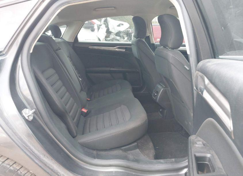 Photo 8 of 2019 Ford Fusion SE (VIN 3FA6P0H79KR123411)