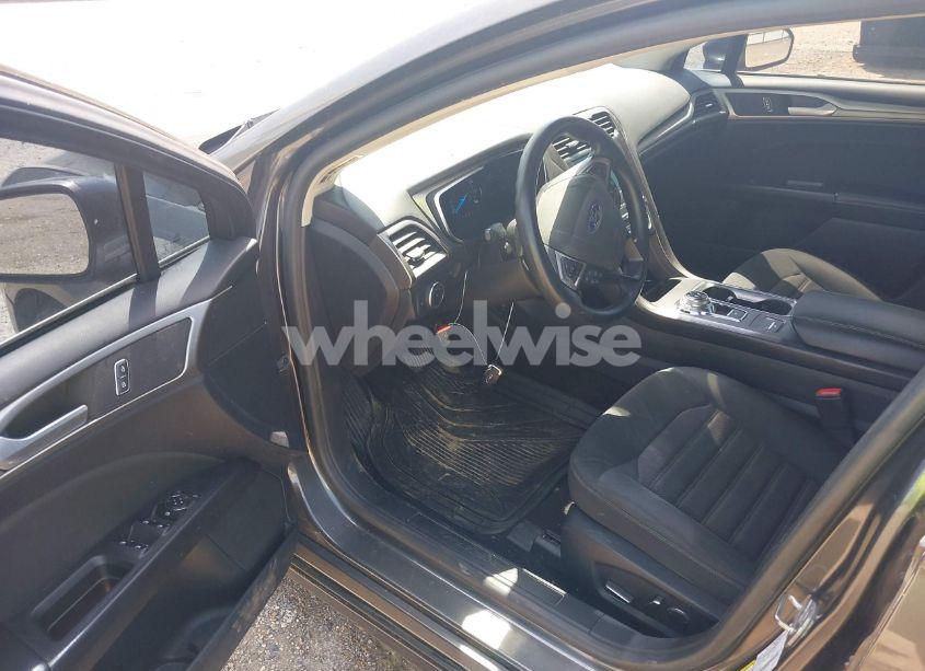 Photo 19 of 2020 Ford Fusion SE (VIN 3FA6P0H79LR118534)