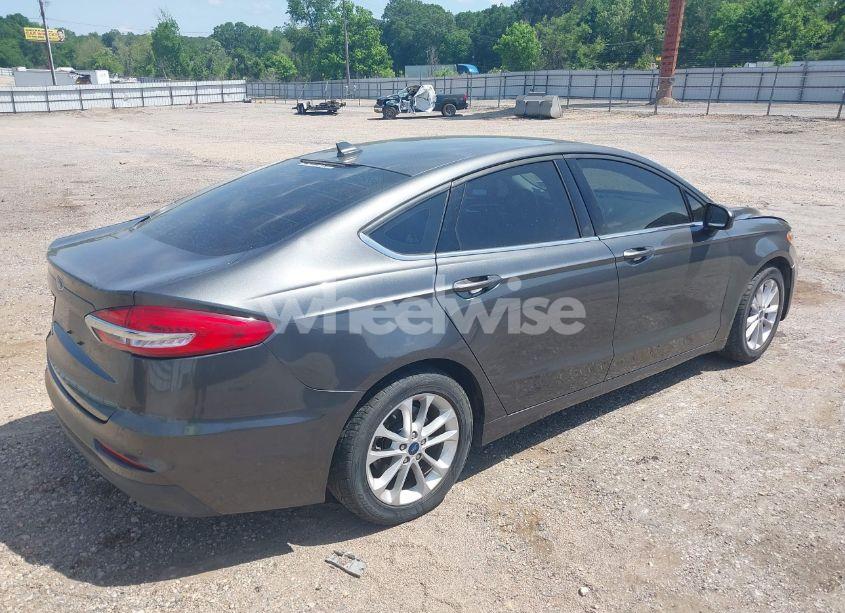Photo 4 of 2020 Ford Fusion SE (VIN 3FA6P0H79LR118534)