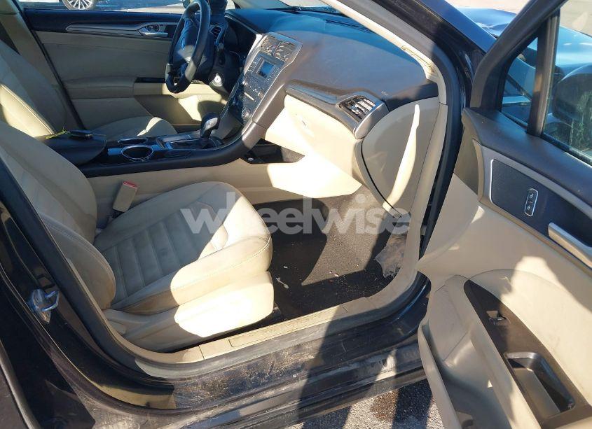 Photo 5 of 2013 Ford Fusion SE (VIN 3FA6P0H7XDR113716)