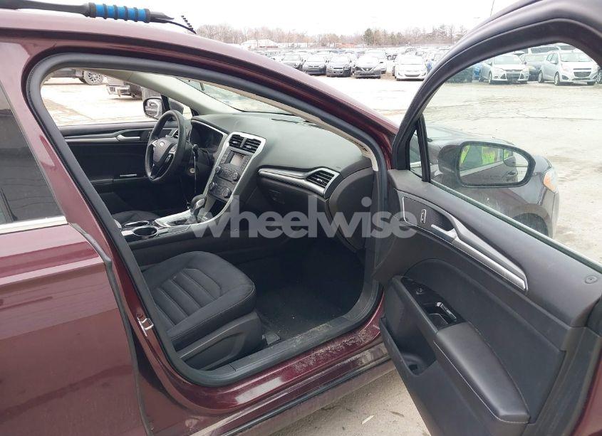 Photo 5 of 2013 Ford Fusion SE (VIN 3FA6P0H7XDR131553)