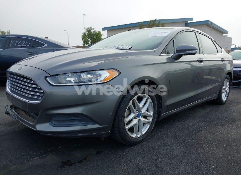 Photo 2 of 2013 Ford Fusion SE (VIN 3FA6P0H7XDR144223)