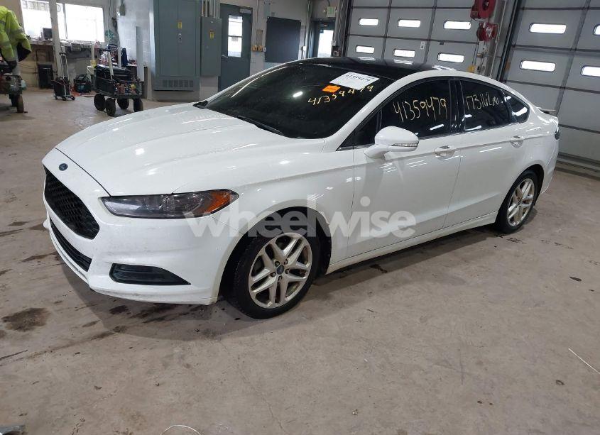Photo 2 of 2013 Ford Fusion SE (VIN 3FA6P0H7XDR155092)