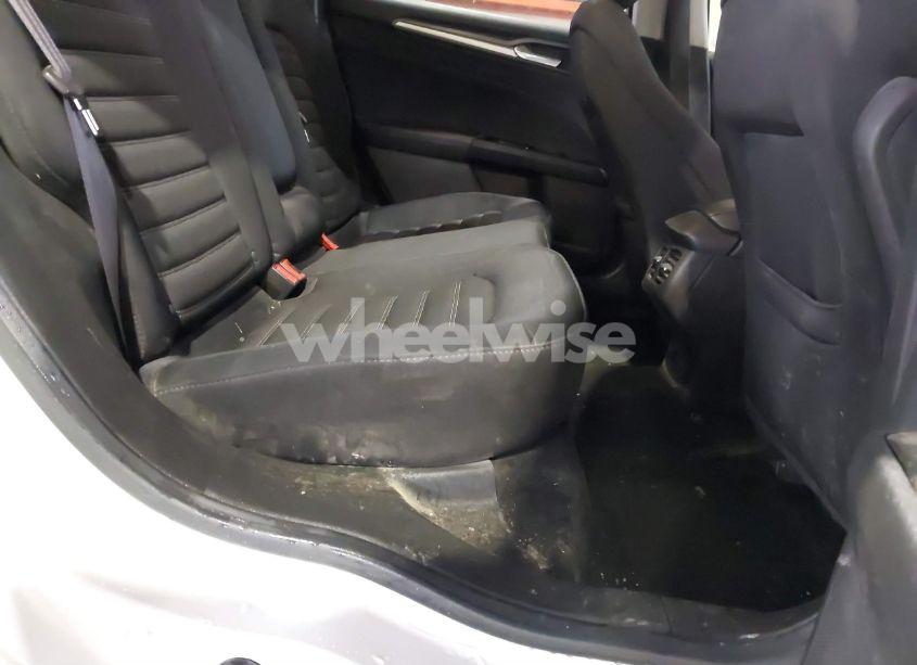 Photo 8 of 2013 Ford Fusion SE (VIN 3FA6P0H7XDR155092)