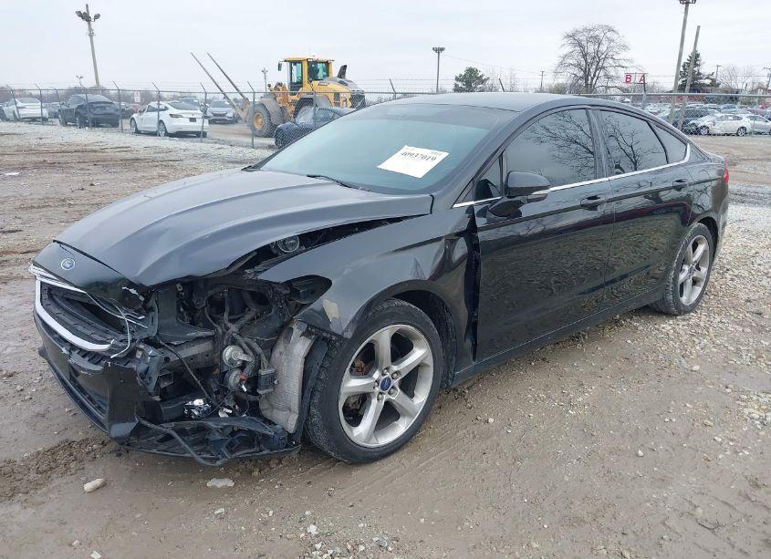 Photo 2 of 2013 Ford Fusion SE (VIN 3FA6P0H7XDR321949)