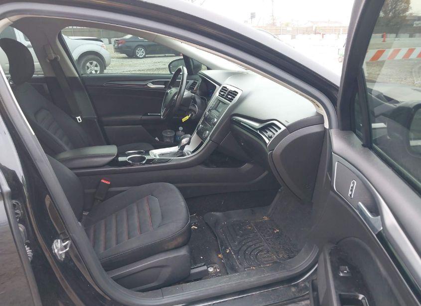 Photo 5 of 2013 Ford Fusion SE (VIN 3FA6P0H7XDR321949)