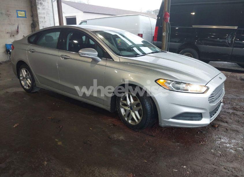 2013 Ford Fusion SE (VIN 3FA6P0H7XDR335866) main photo