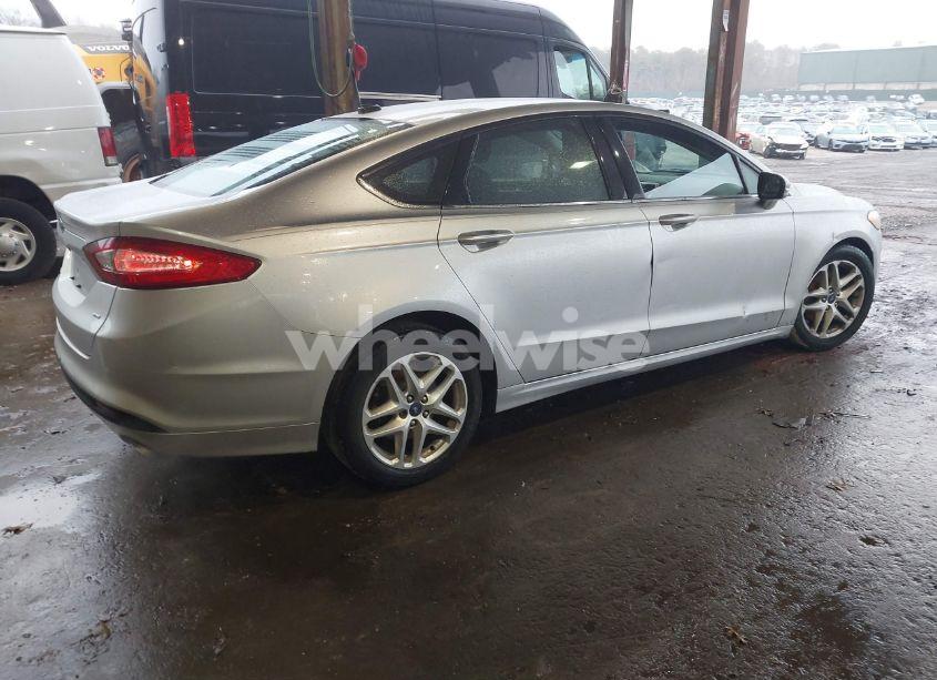 Photo 4 of 2013 Ford Fusion SE (VIN 3FA6P0H7XDR335866)