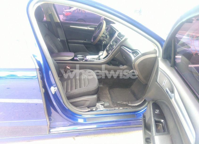 Photo 5 of 2014 Ford Fusion SE (VIN 3FA6P0H7XER131327)