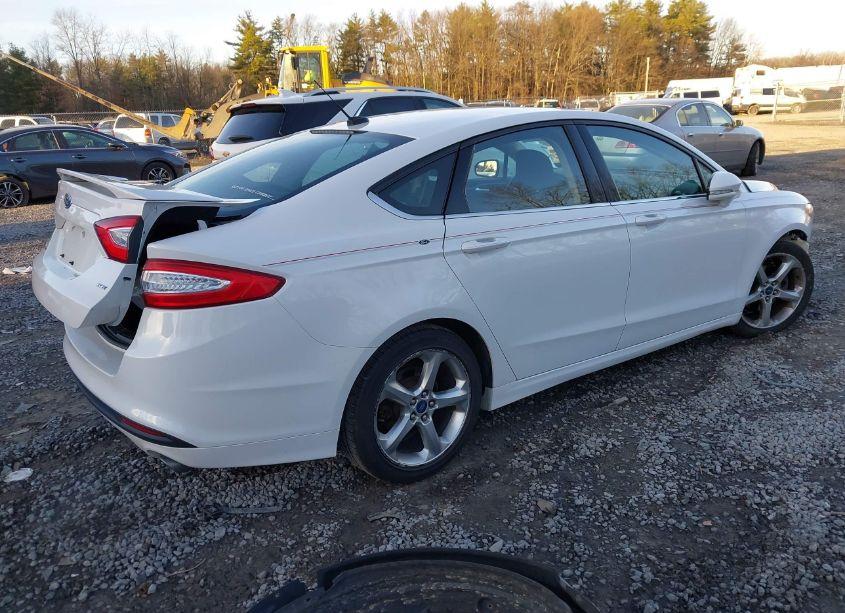 Photo 4 of 2014 Ford Fusion SE (VIN 3FA6P0H7XER139749)