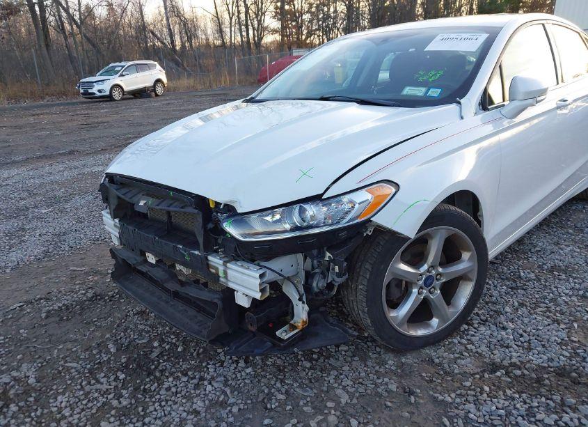 Photo 6 of 2014 Ford Fusion SE (VIN 3FA6P0H7XER139749)
