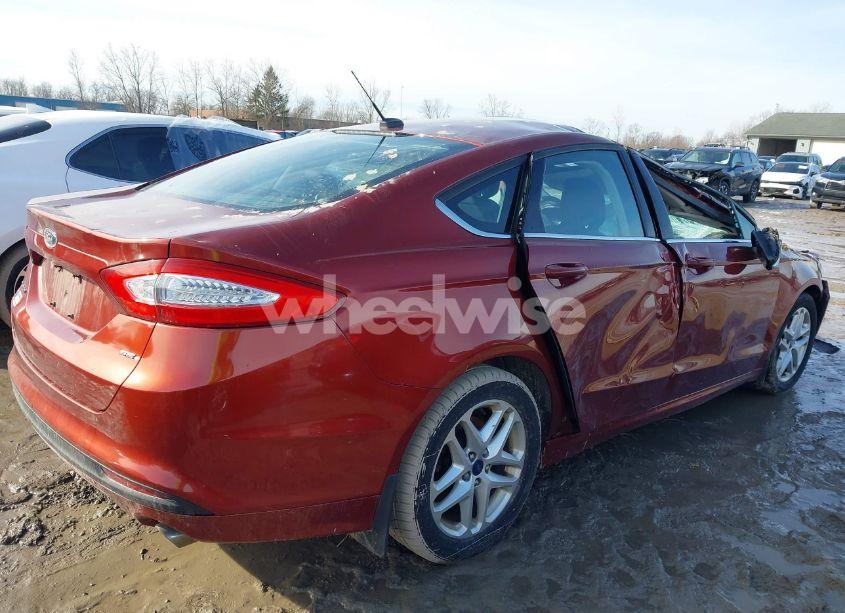 Photo 4 of 2014 Ford Fusion SE (VIN 3FA6P0H7XER174839)