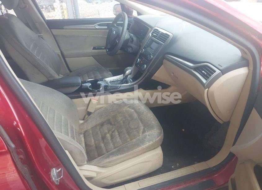 Photo 5 of 2014 Ford Fusion SE (VIN 3FA6P0H7XER229466)