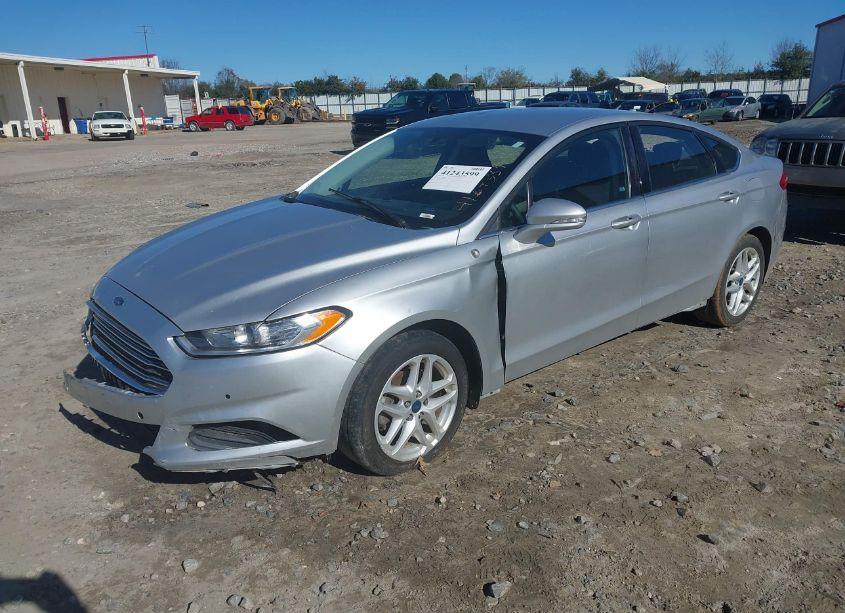 Photo 2 of 2014 Ford Fusion SE (VIN 3FA6P0H7XER245201)