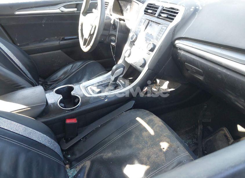 Photo 5 of 2014 Ford Fusion SE (VIN 3FA6P0H7XER262676)