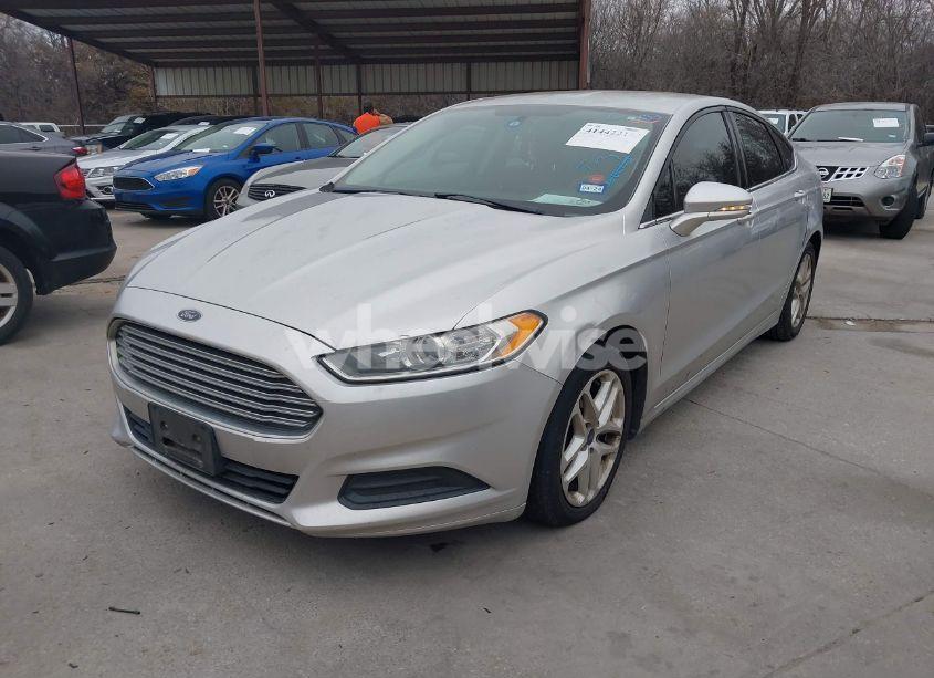 Photo 2 of 2014 Ford Fusion SE (VIN 3FA6P0H7XER272639)