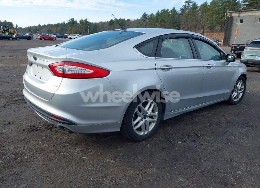 Photo 4 of 2014 Ford Fusion SE (VIN 3FA6P0H7XER276254)