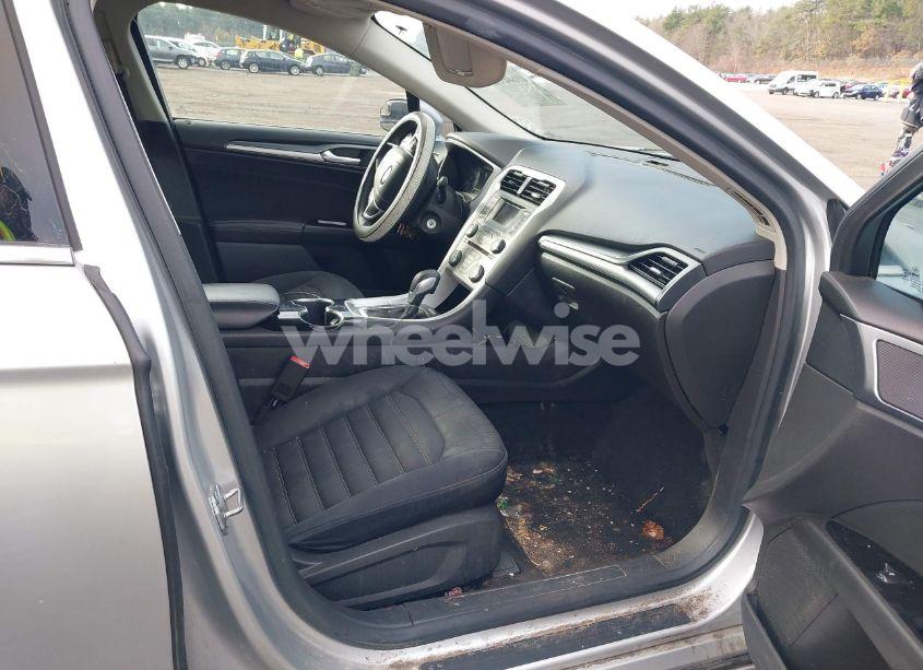 Photo 5 of 2014 Ford Fusion SE (VIN 3FA6P0H7XER276254)