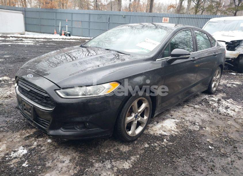 Photo 2 of 2014 Ford Fusion SE (VIN 3FA6P0H7XER303145)