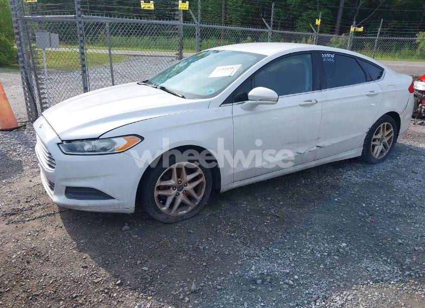 Photo 2 of 2014 Ford Fusion SE (VIN 3FA6P0H7XER344908)