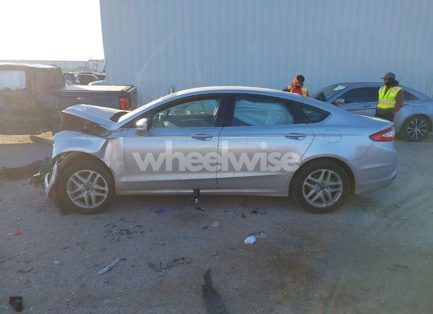 Photo 14 of 2015 Ford Fusion SE (VIN 3FA6P0H7XFR129899)