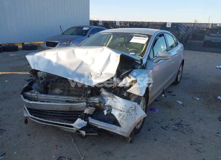 Photo 2 of 2015 Ford Fusion SE (VIN 3FA6P0H7XFR129899)