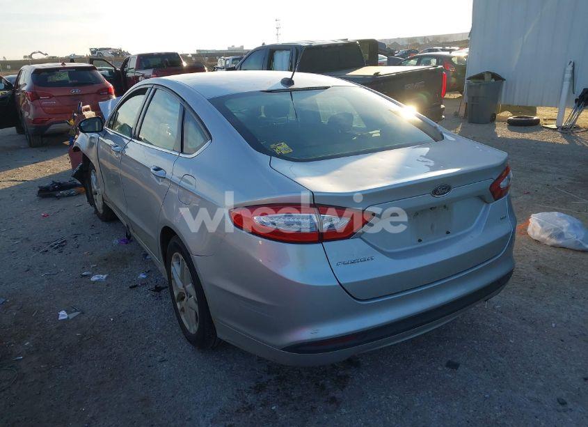 Photo 3 of 2015 Ford Fusion SE (VIN 3FA6P0H7XFR129899)