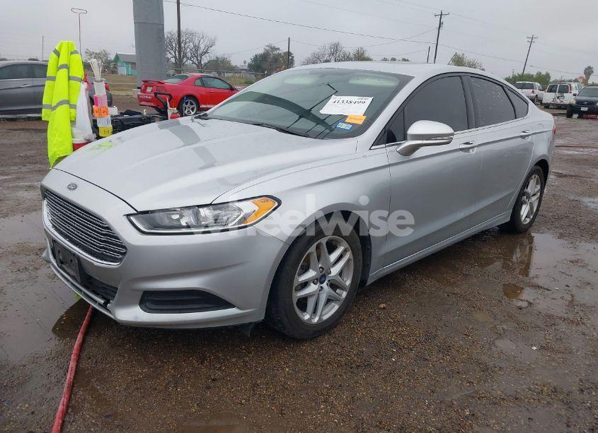 Photo 2 of 2015 Ford Fusion SE (VIN 3FA6P0H7XFR138344)