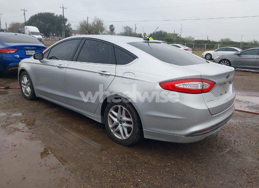 Photo 3 of 2015 Ford Fusion SE (VIN 3FA6P0H7XFR138344)