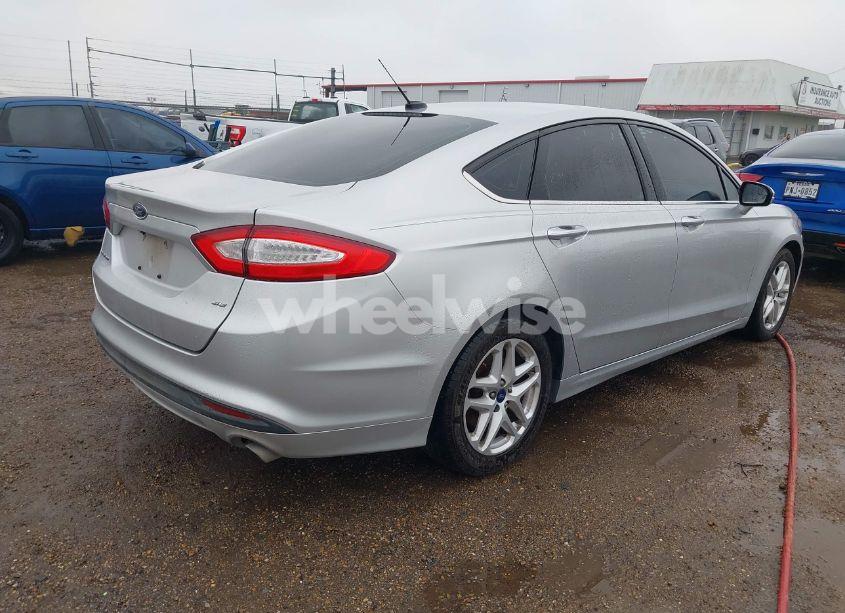 Photo 4 of 2015 Ford Fusion SE (VIN 3FA6P0H7XFR138344)