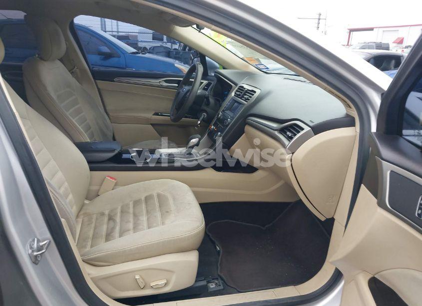 Photo 5 of 2015 Ford Fusion SE (VIN 3FA6P0H7XFR138344)