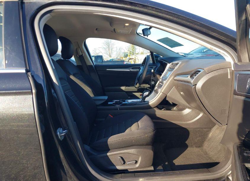 Photo 5 of 2015 Ford Fusion SE (VIN 3FA6P0H7XFR146864)