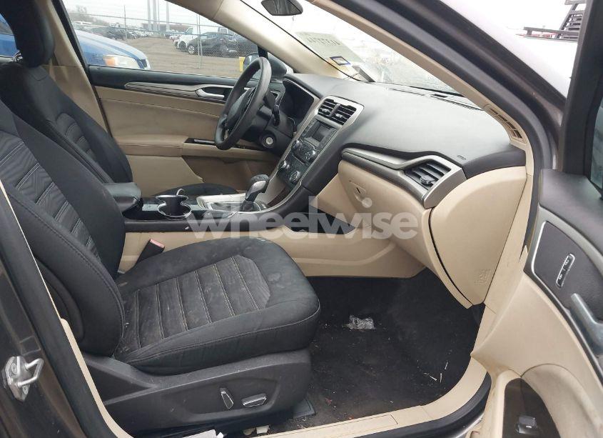 Photo 5 of 2015 Ford Fusion SE (VIN 3FA6P0H7XFR150736)