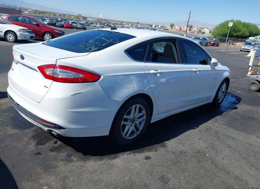 Photo 4 of 2015 Ford Fusion SE (VIN 3FA6P0H7XFR151613)