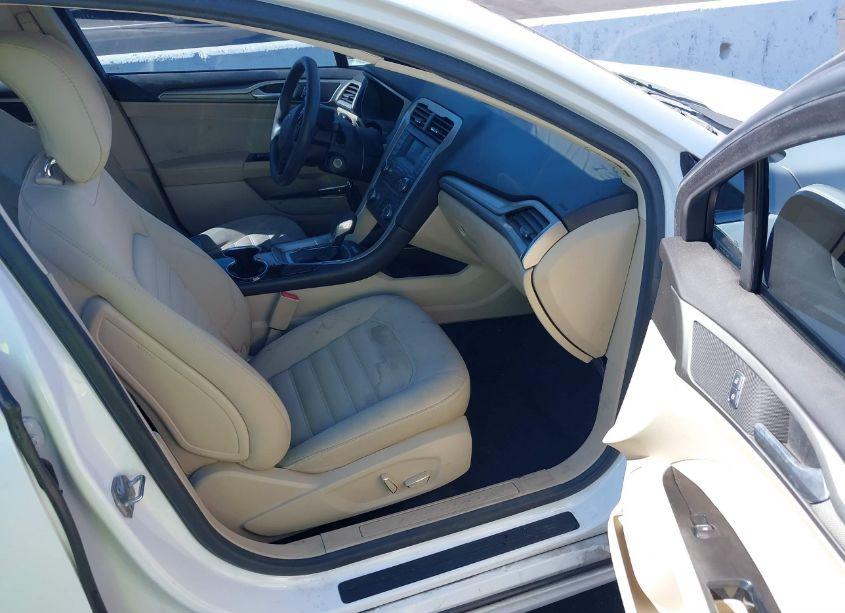 Photo 5 of 2015 Ford Fusion SE (VIN 3FA6P0H7XFR151613)