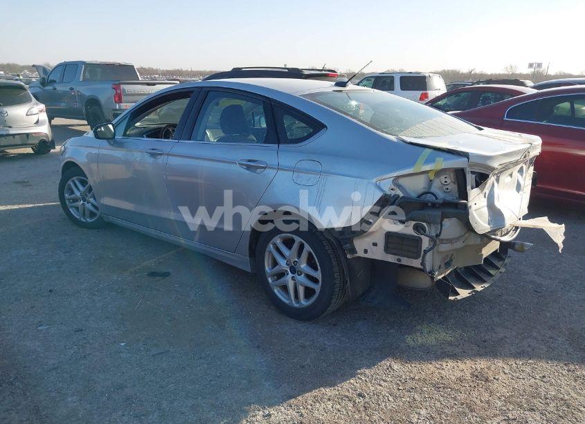 Photo 3 of 2015 Ford Fusion SE (VIN 3FA6P0H7XFR186085)